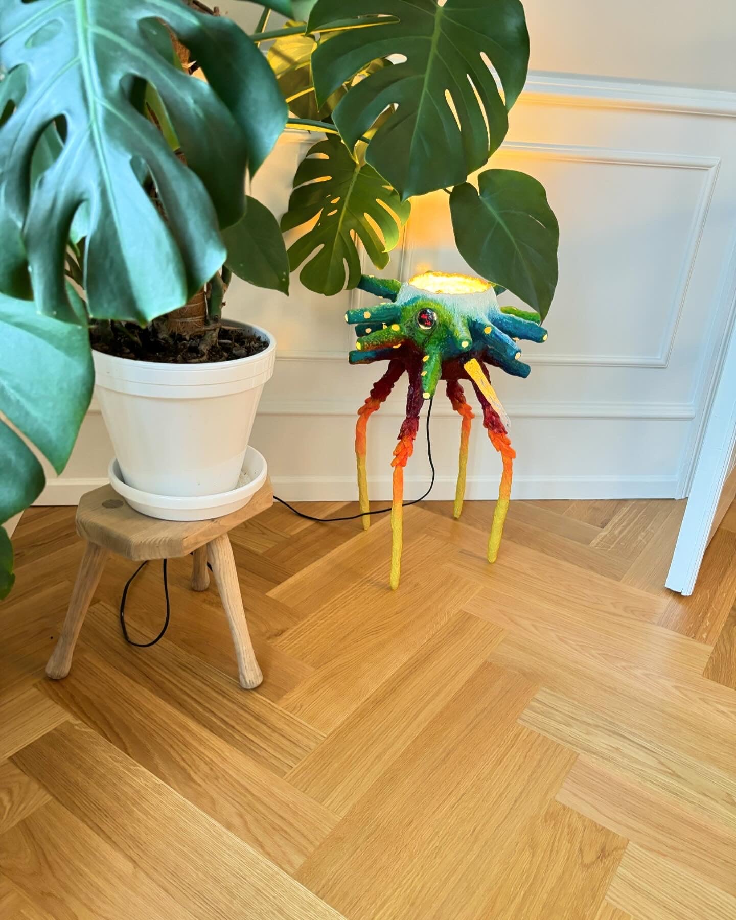 AnOtHeR wEiRd LaMp lAmP