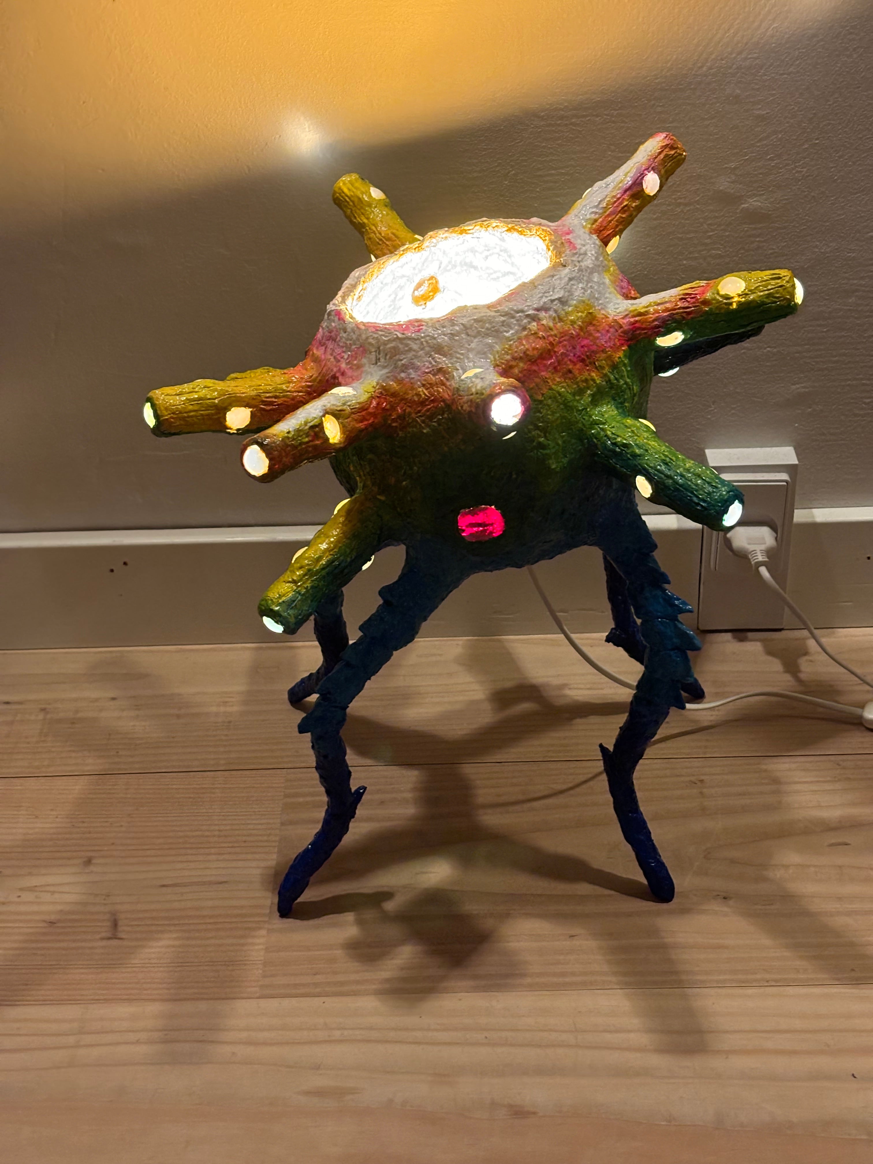 ThE wEiRd LaMp