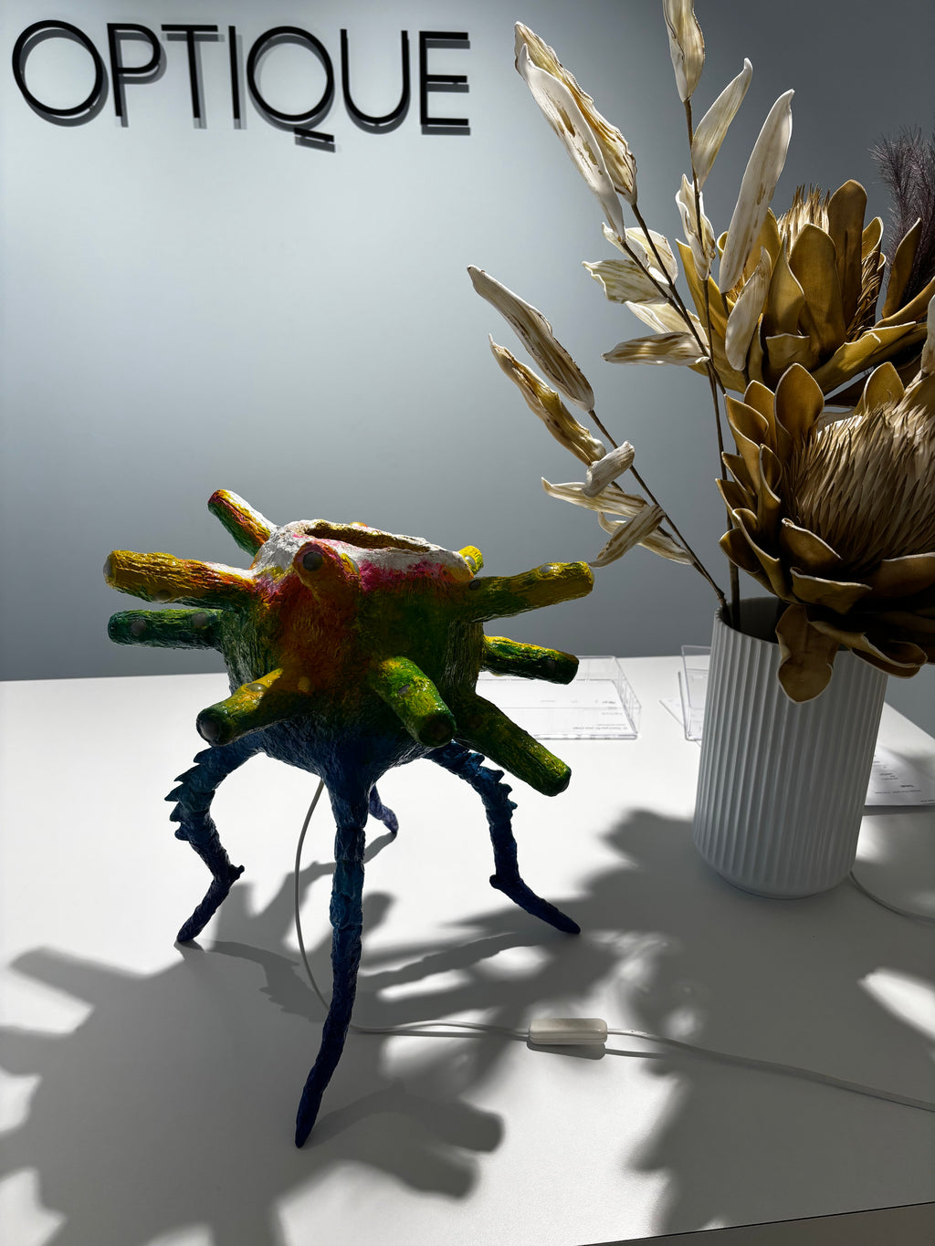 ThE wEiRd LaMp